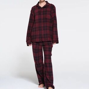 SKIMS Fleece Unisex Sleep Set | Wine Plaid